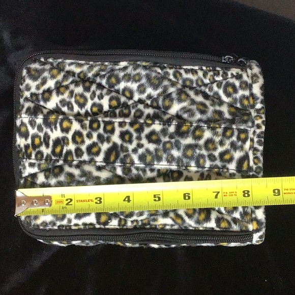 ESSENTIAL OIL TRAVEL CASE/HOLDER LEOPARD PRINT - Picture 3 of 7